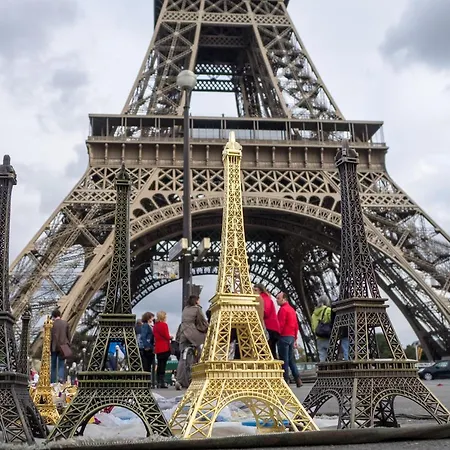 Calme, Tranquille, Proche Paris Apartment *